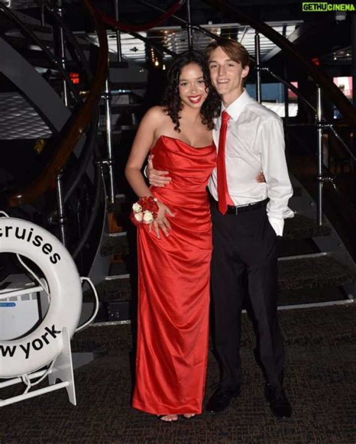 Ruth Righi Wiki, Family, Ethnicity, Siblings